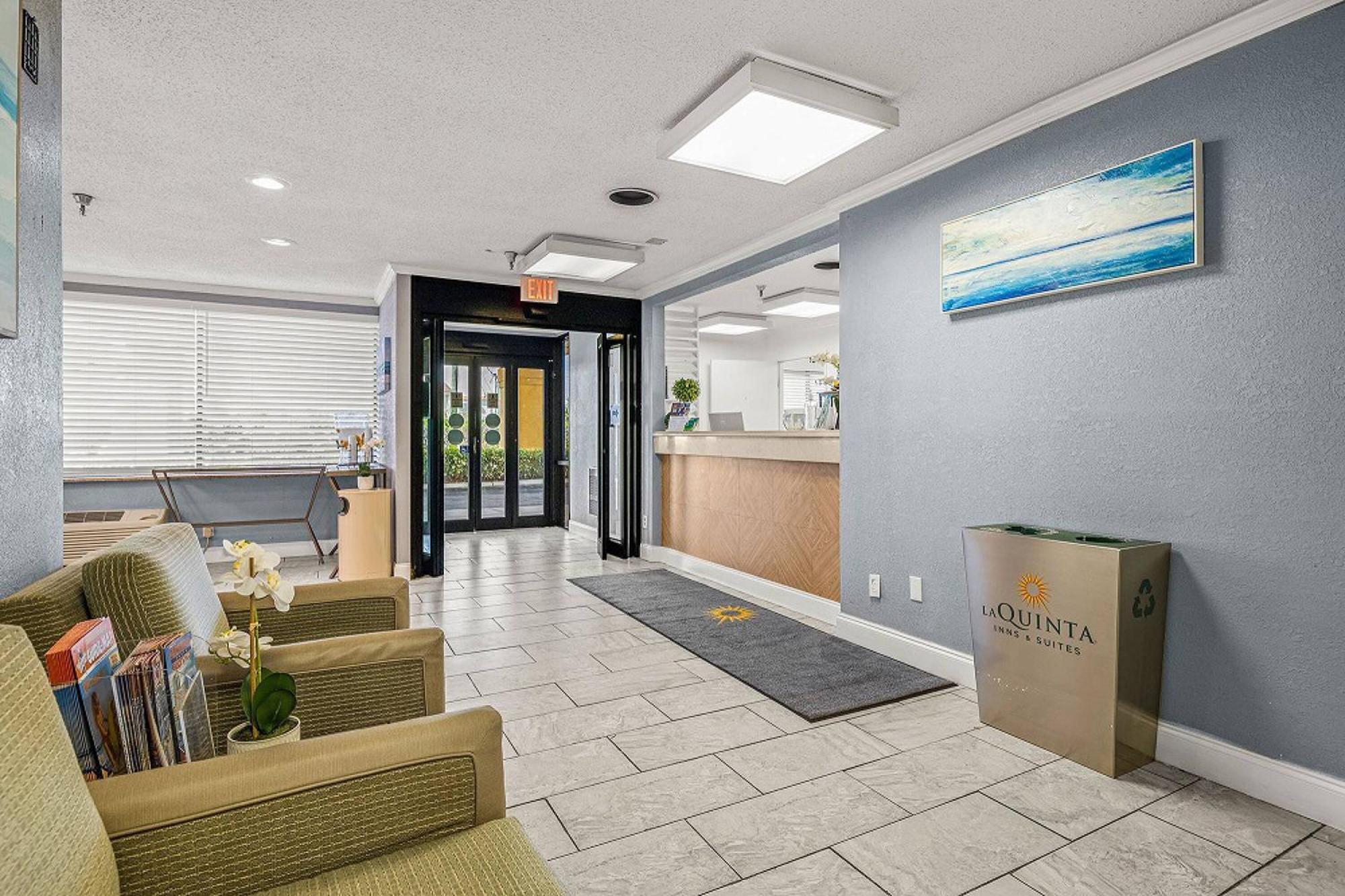 La Quinta By Wyndham Tampa Brandon West Hotel Exterior photo