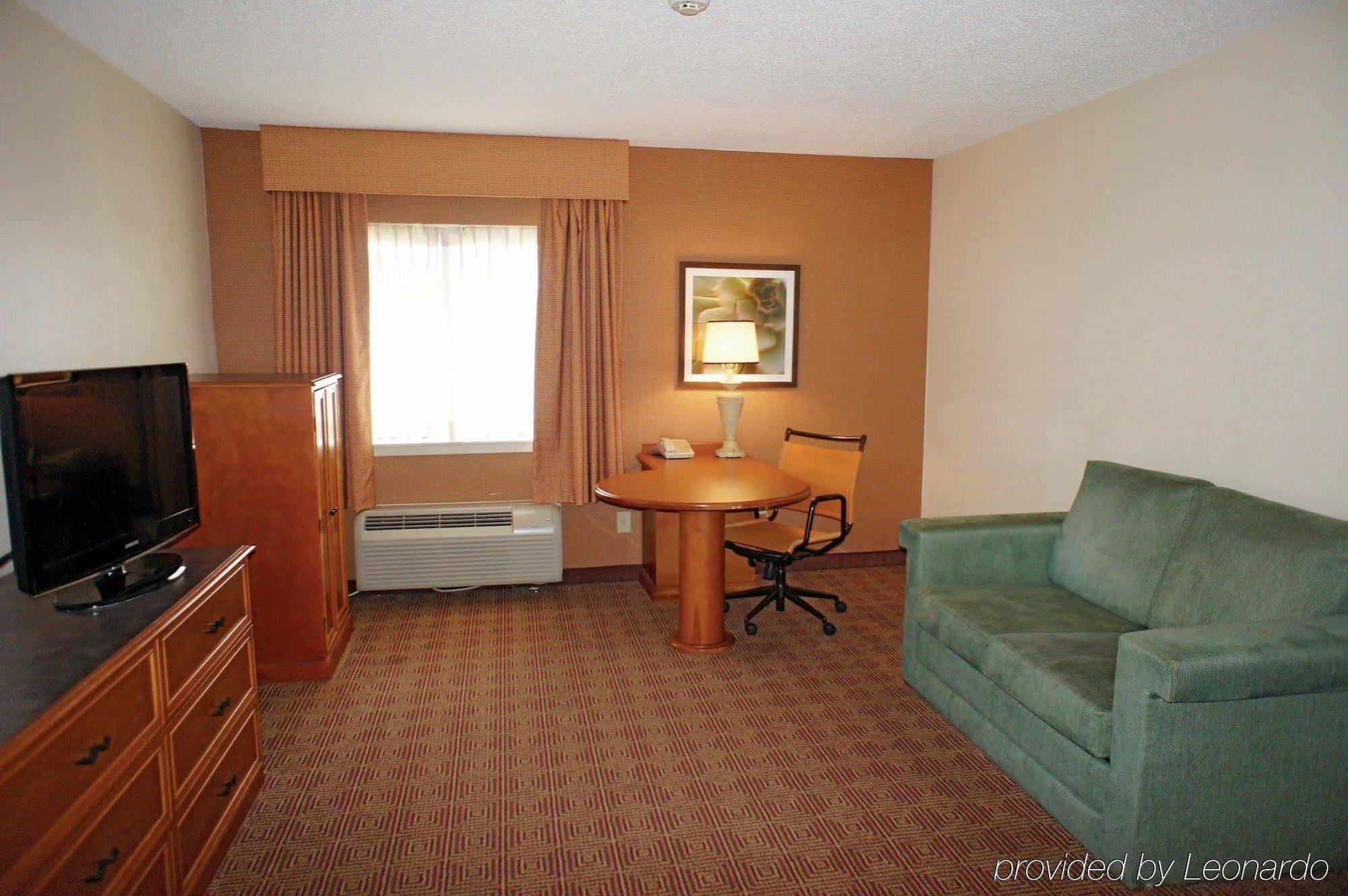 La Quinta By Wyndham Tampa Brandon West Hotel Exterior photo